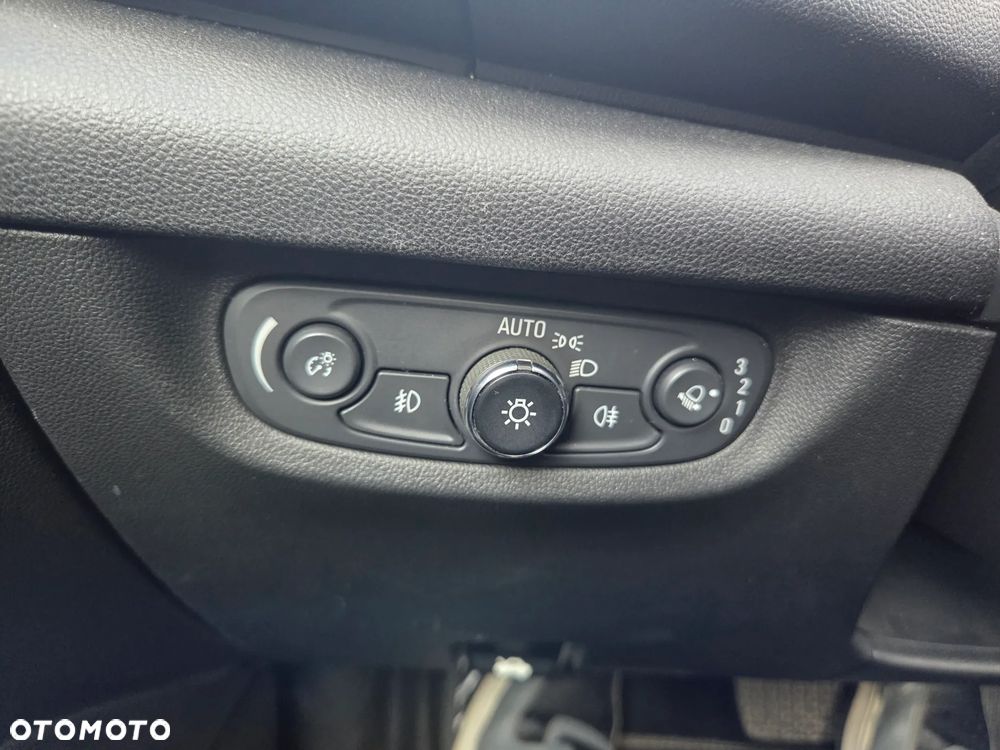 Opel Insignia 1.6 T Innovation S&S - 12