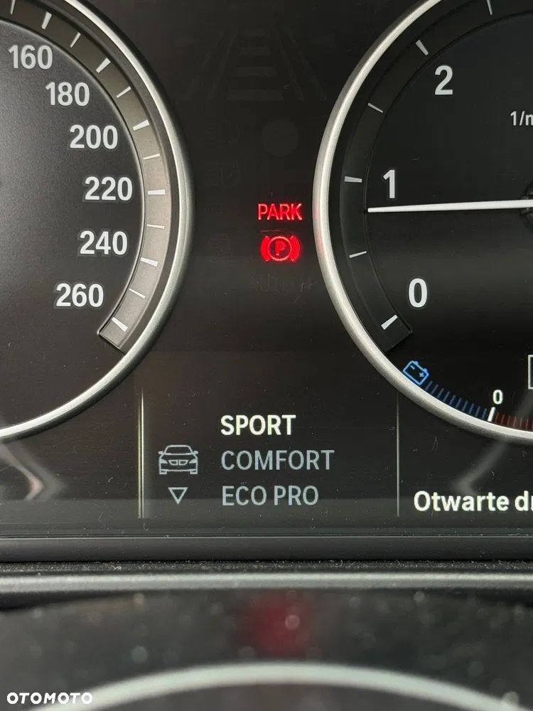 BMW Seria 5 520d xDrive Luxury Line - 23