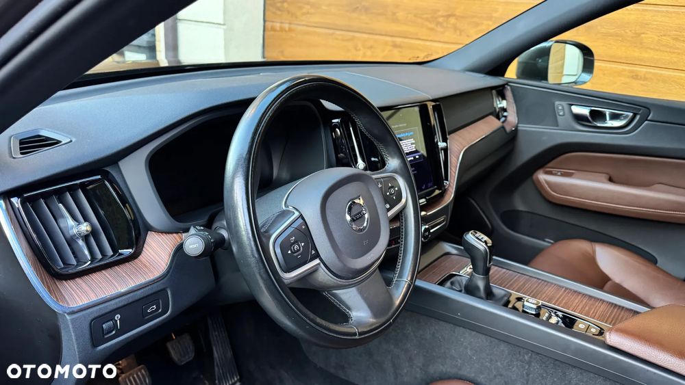 Volvo XC 60 D3 Momentum Pro - 17