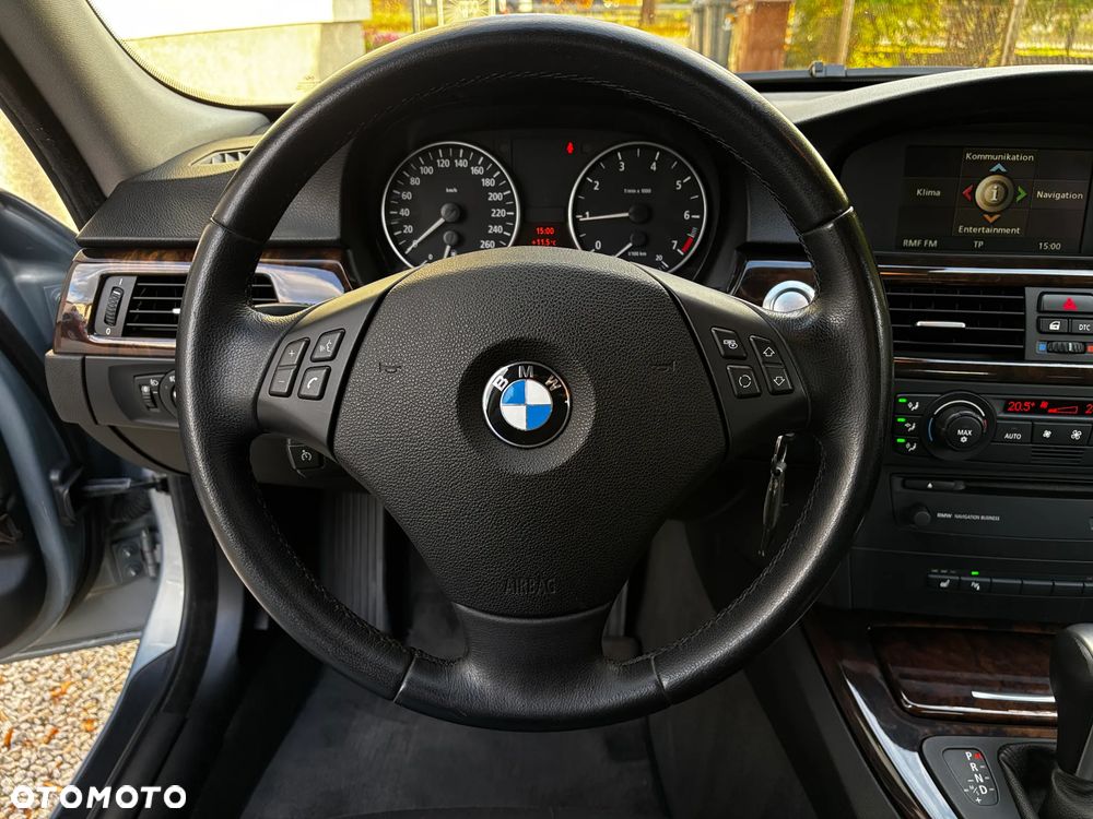 BMW Seria 3 320i - 31