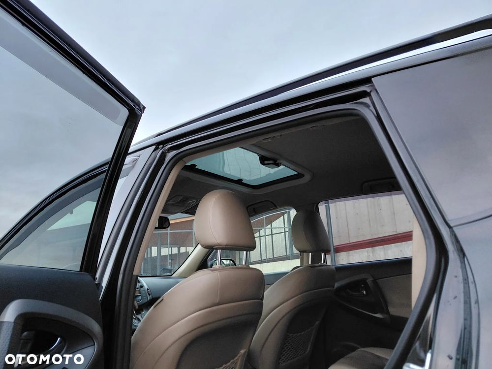 Toyota RAV4 2.2 D-4D 4x4 Sol - 19