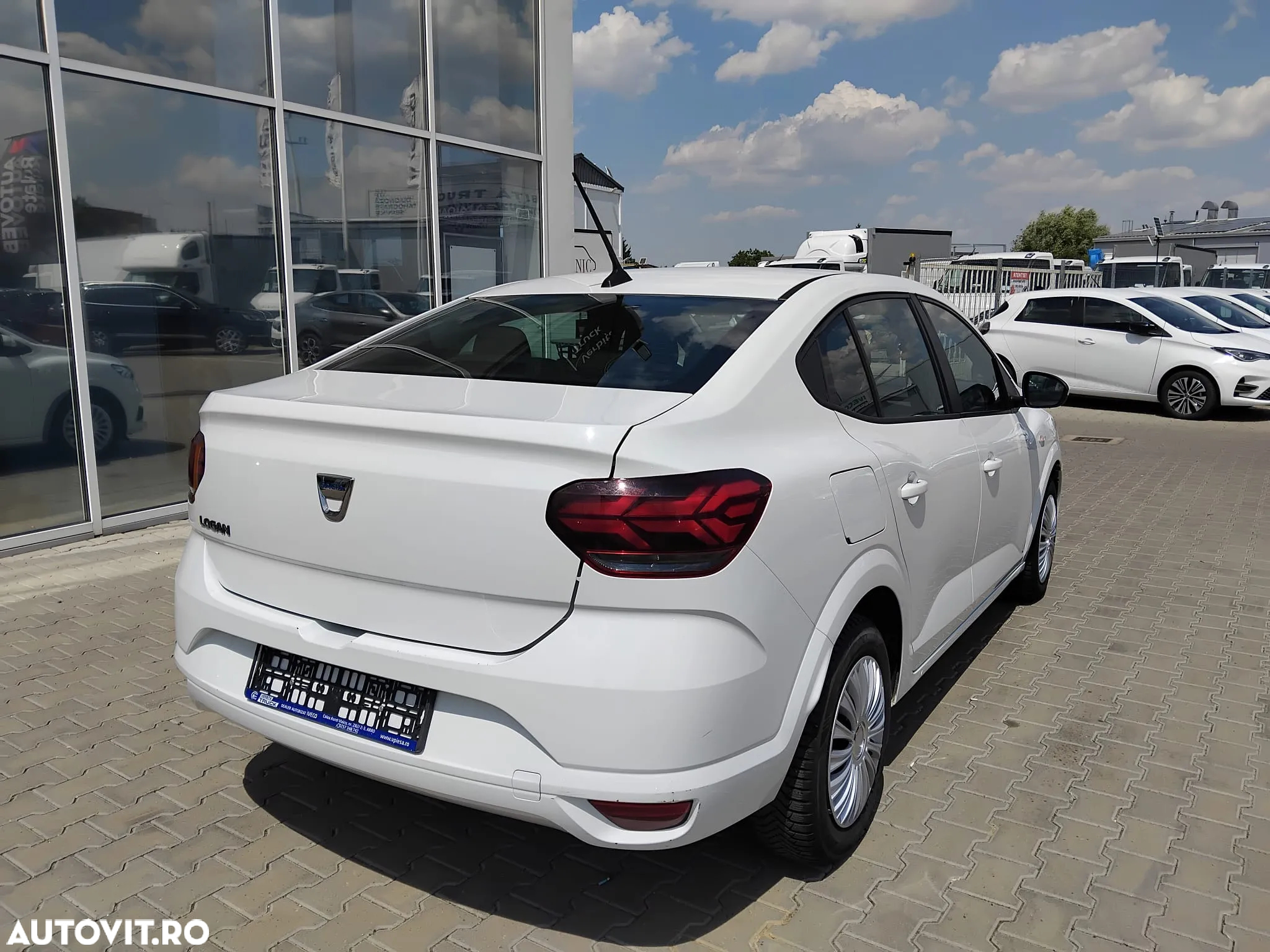 Dacia Logan TCe 90 MT6 Comfort - 3