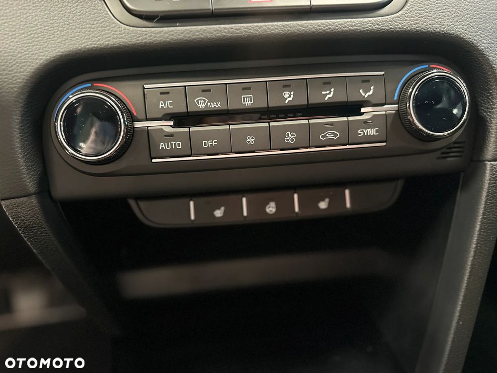 Kia Ceed - 14