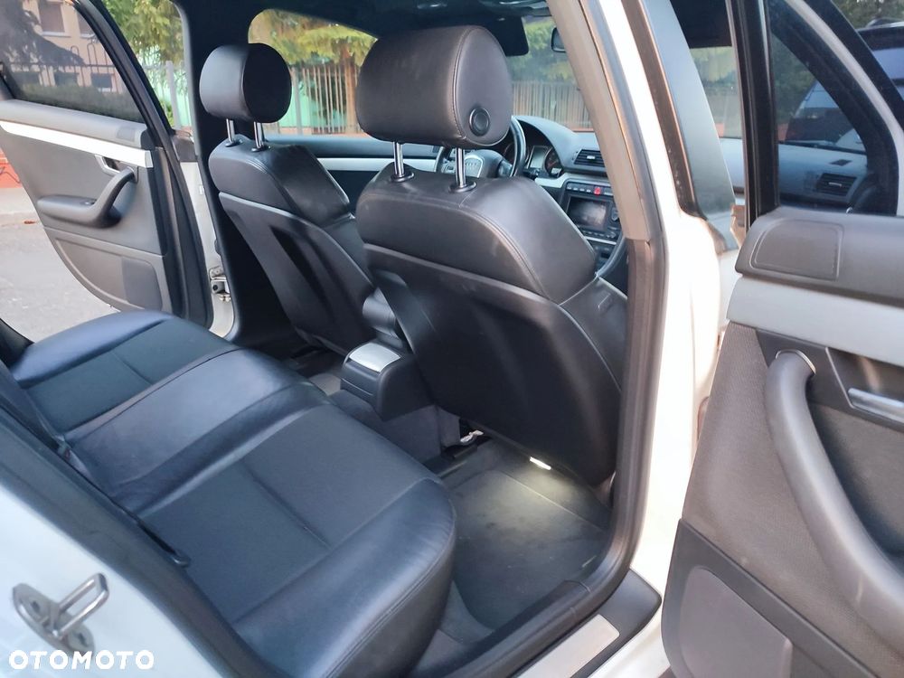 Audi A4 Avant 2.0 TDI DPF - 12