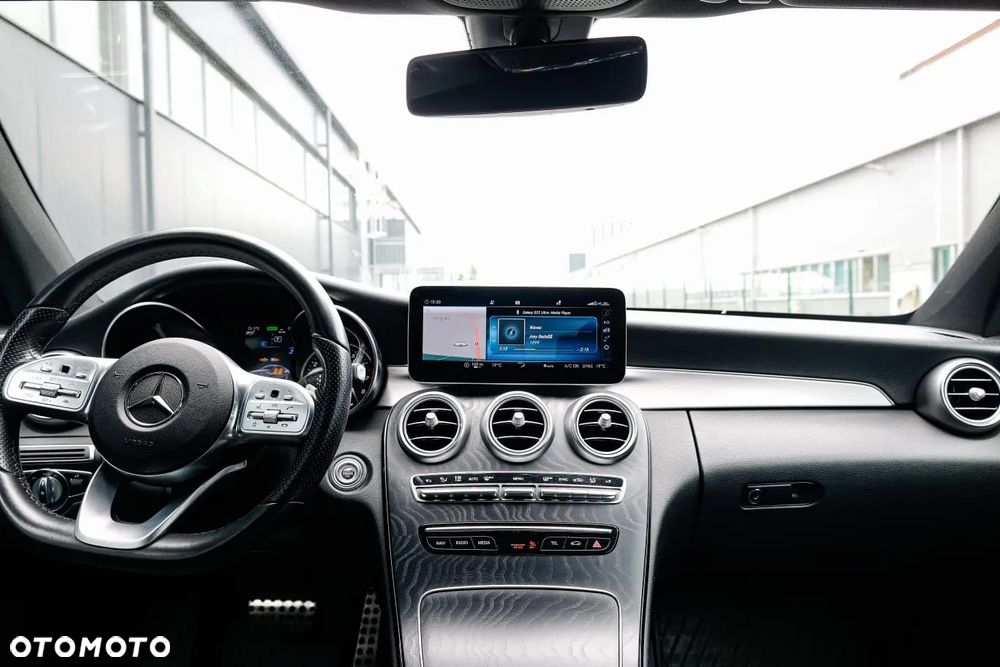 Mercedes-Benz Klasa C 200 9G-TRONIC - 9