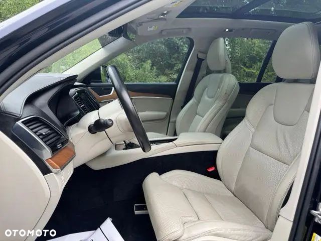 Volvo XC 90 - 8