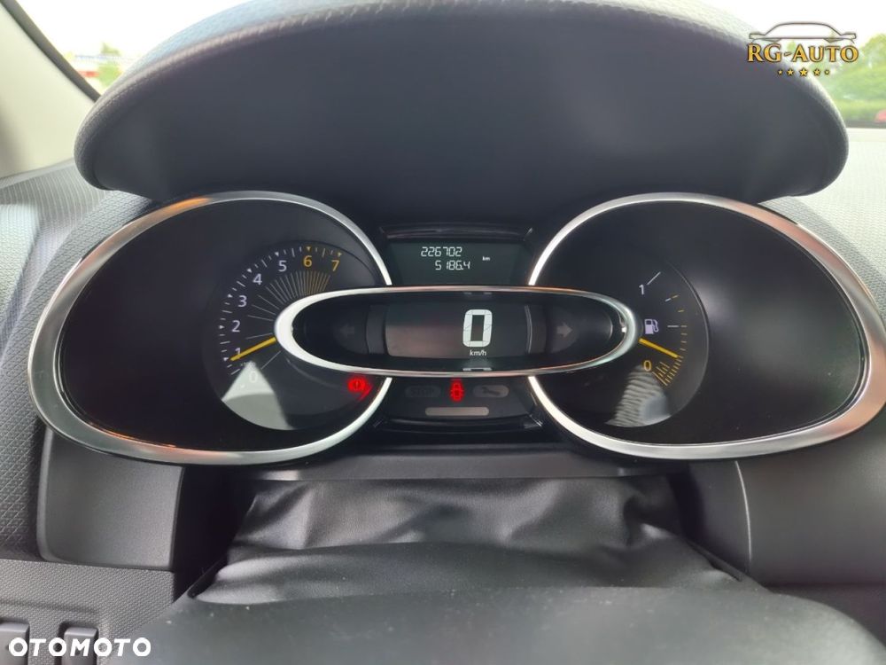 Renault Clio - 25