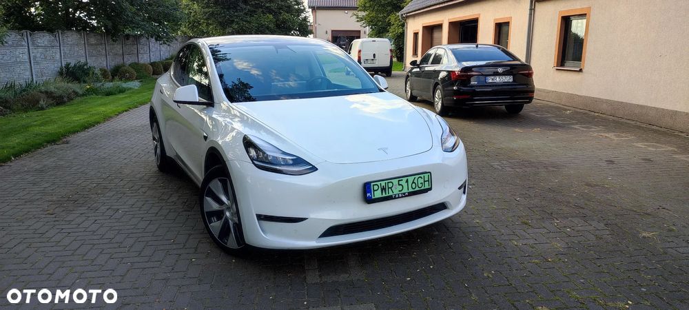 Tesla Model Y Long Range Dual Motor AWD - 2