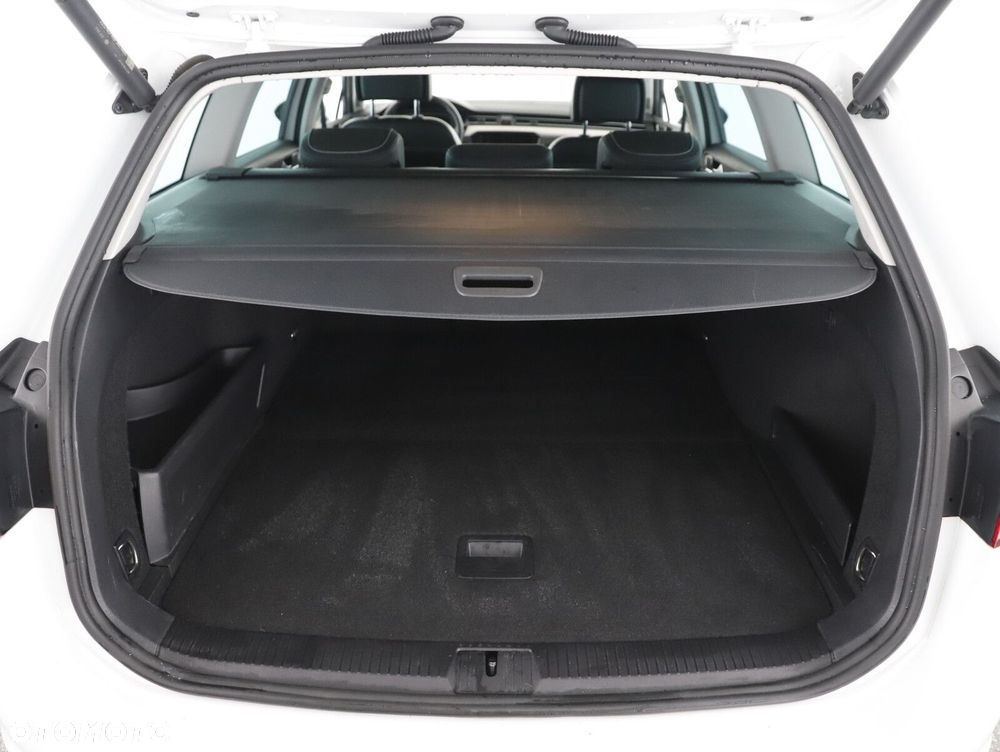 Volkswagen Passat Variant - 24