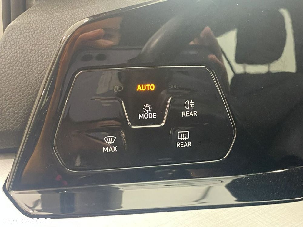 Volkswagen Golf - 26