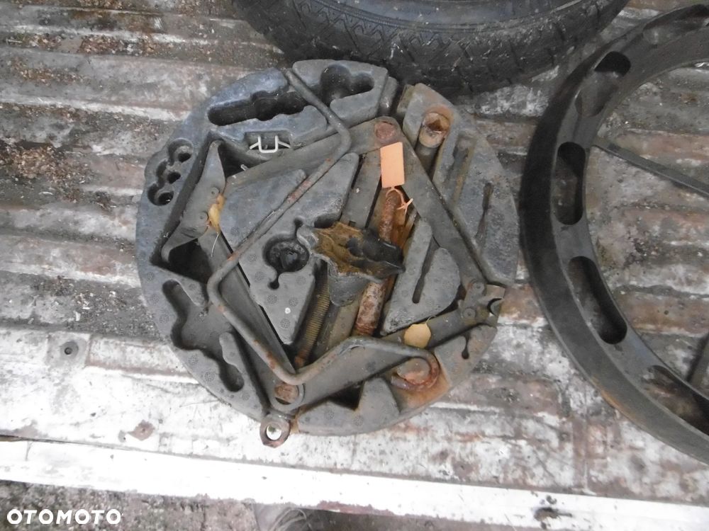 WKŁAD KOŁA ZAPAS ASTRA H - 3