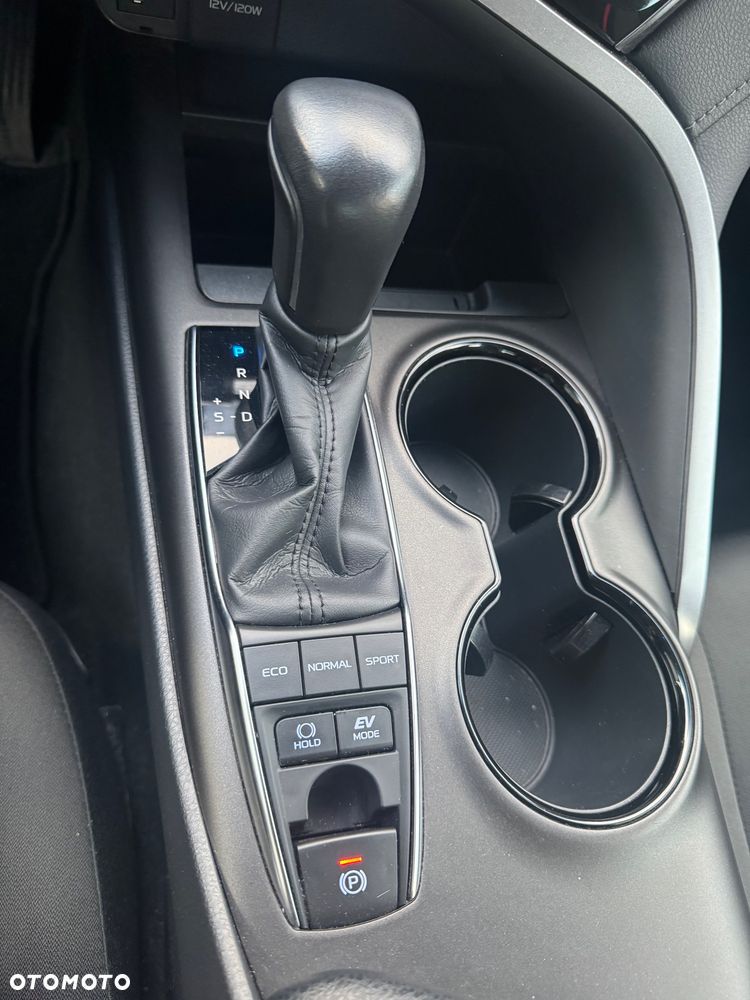 Toyota Camry 2.5 Hybrid Comfort CVT - 21