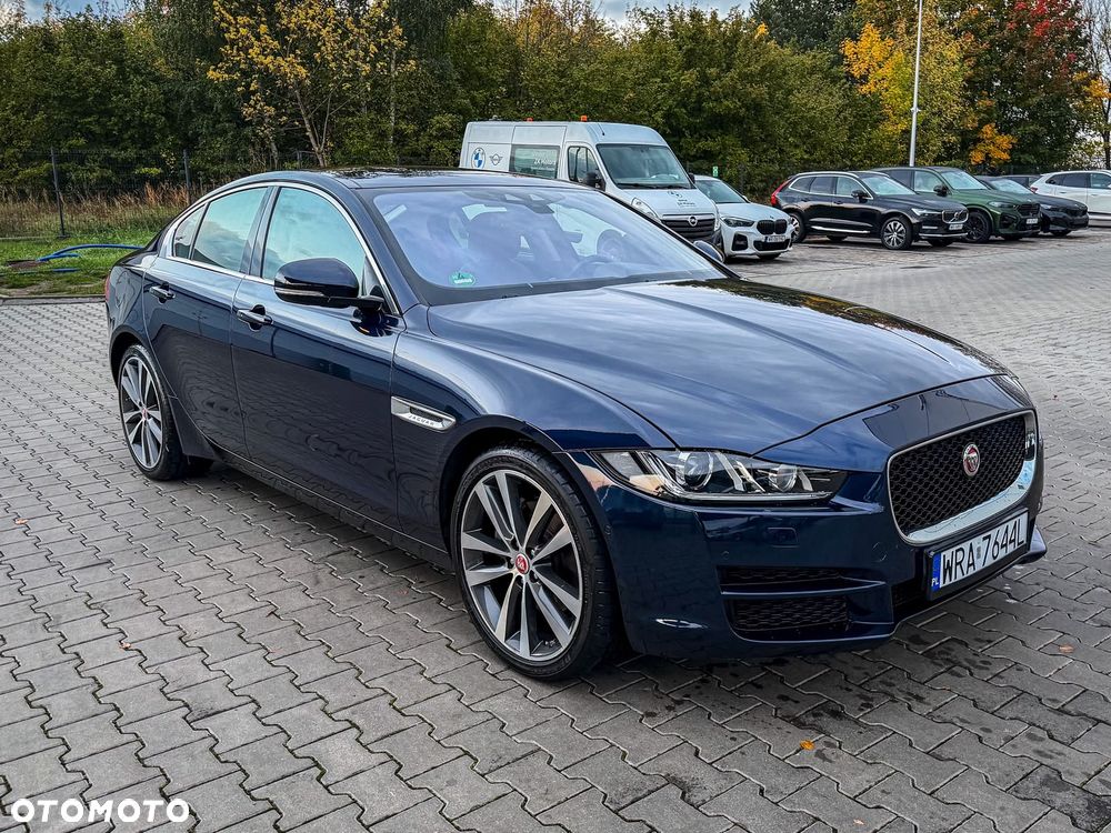 Jaguar Xe 2015 photo 2