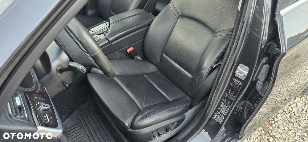 BMW Seria 5 530d xDrive - 13