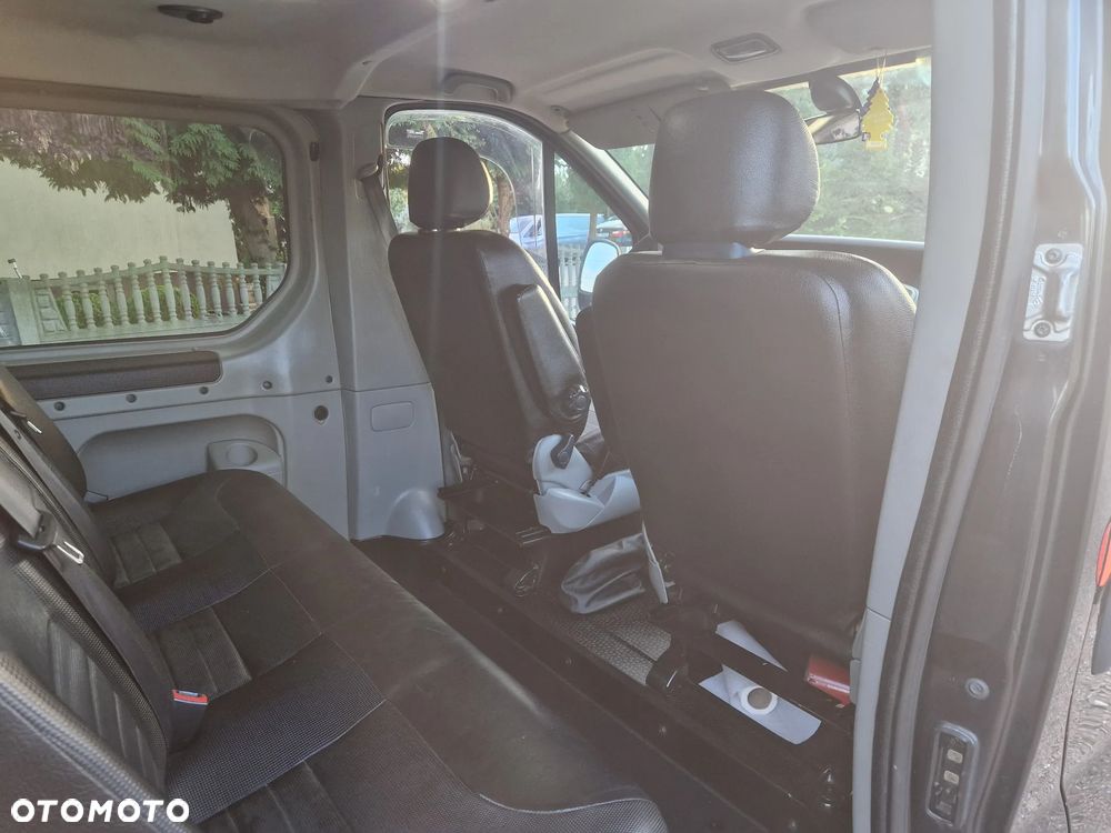 Opel Vivaro - 8
