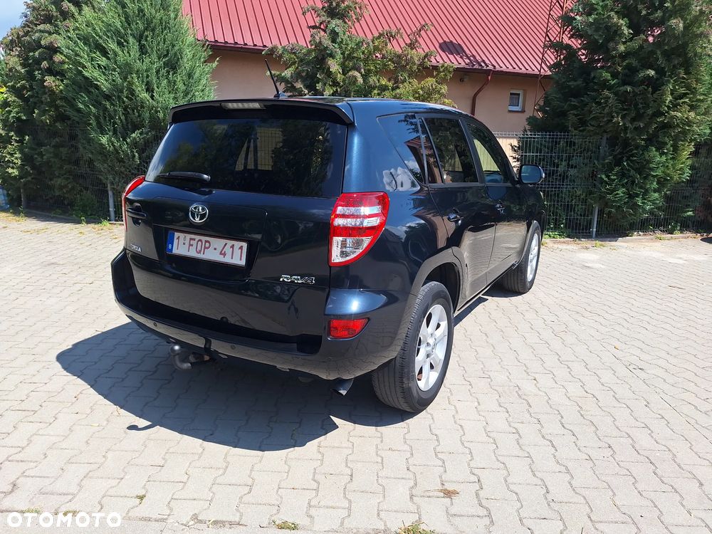 Toyota RAV4 - 10