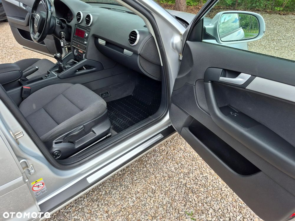 Audi A3 Sportback 2.0 TDI Ambition - 11