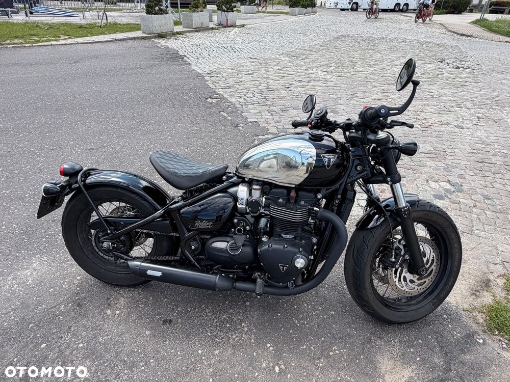 Triumph Bonneville Bobber - 17