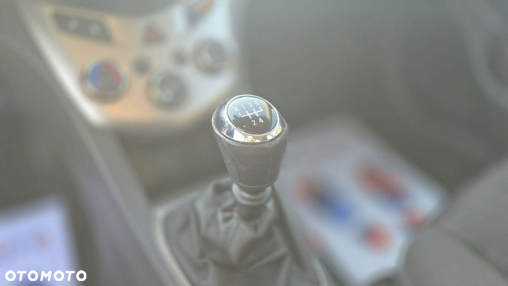 Chevrolet Aveo - 12