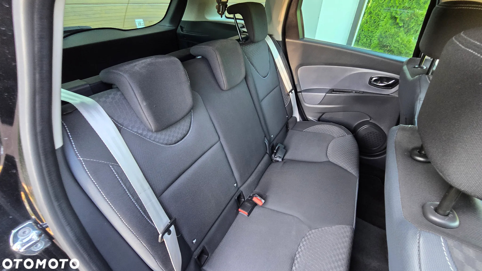 Renault Clio Grandtour TCe 120 EDC GT - 36