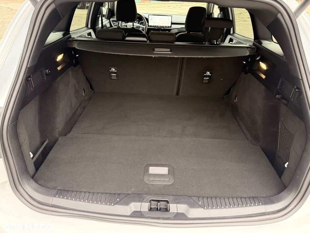 Ford Focus 1.5 EcoBlue STart-Stopp-System ST-LINE X - 17