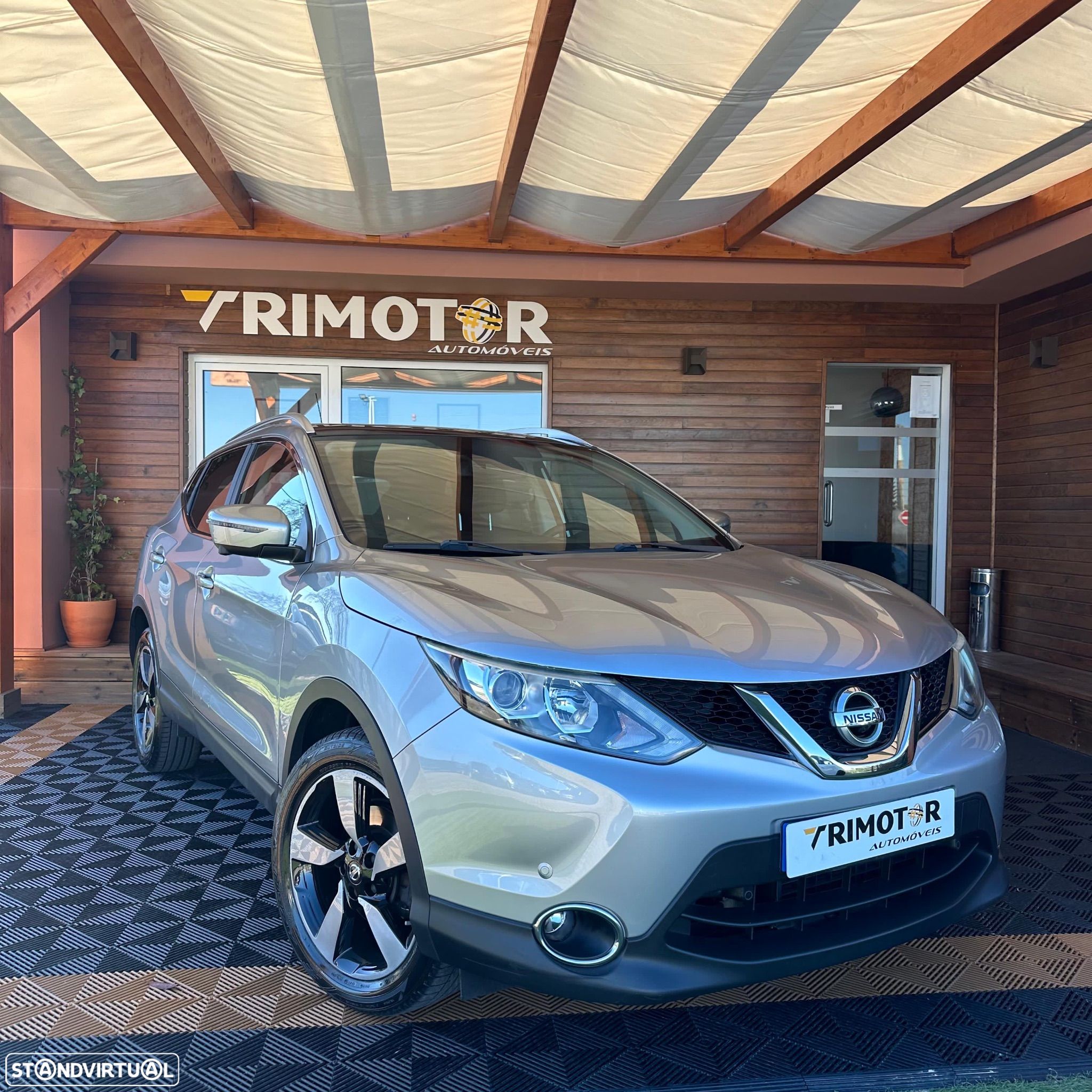 Nissan Qashqai 1.5 dCi N-Connecta 18 RS+PS - 1
