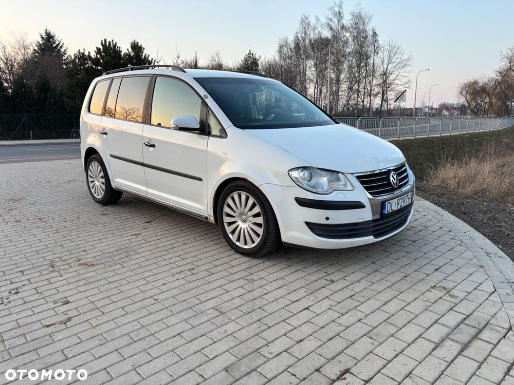 Volkswagen Touran - 2
