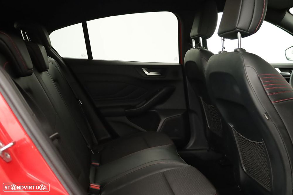 Ford Focus 1.0 EcoBoost ST-Line - 24