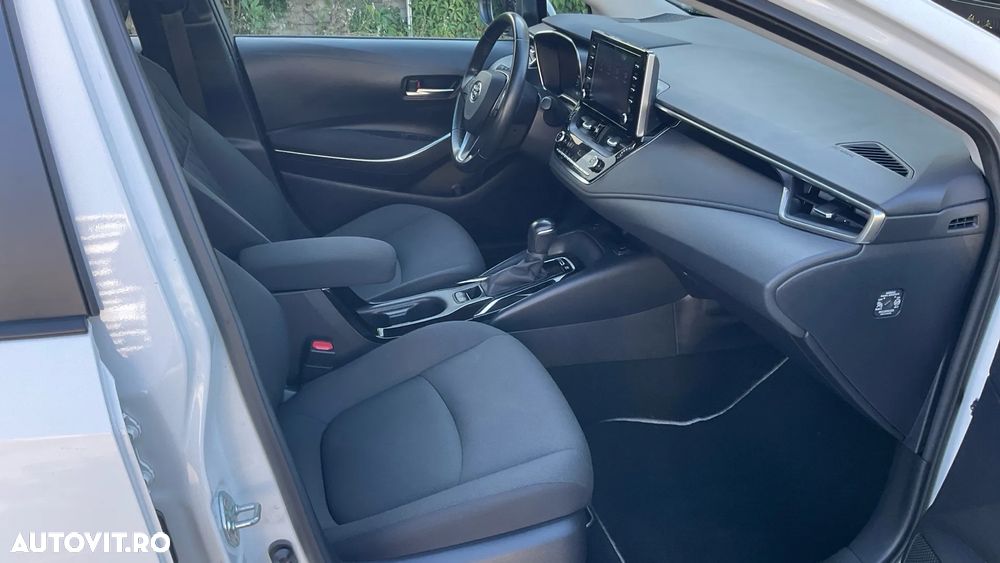 Toyota Corolla 1.8 HSD Business - 36