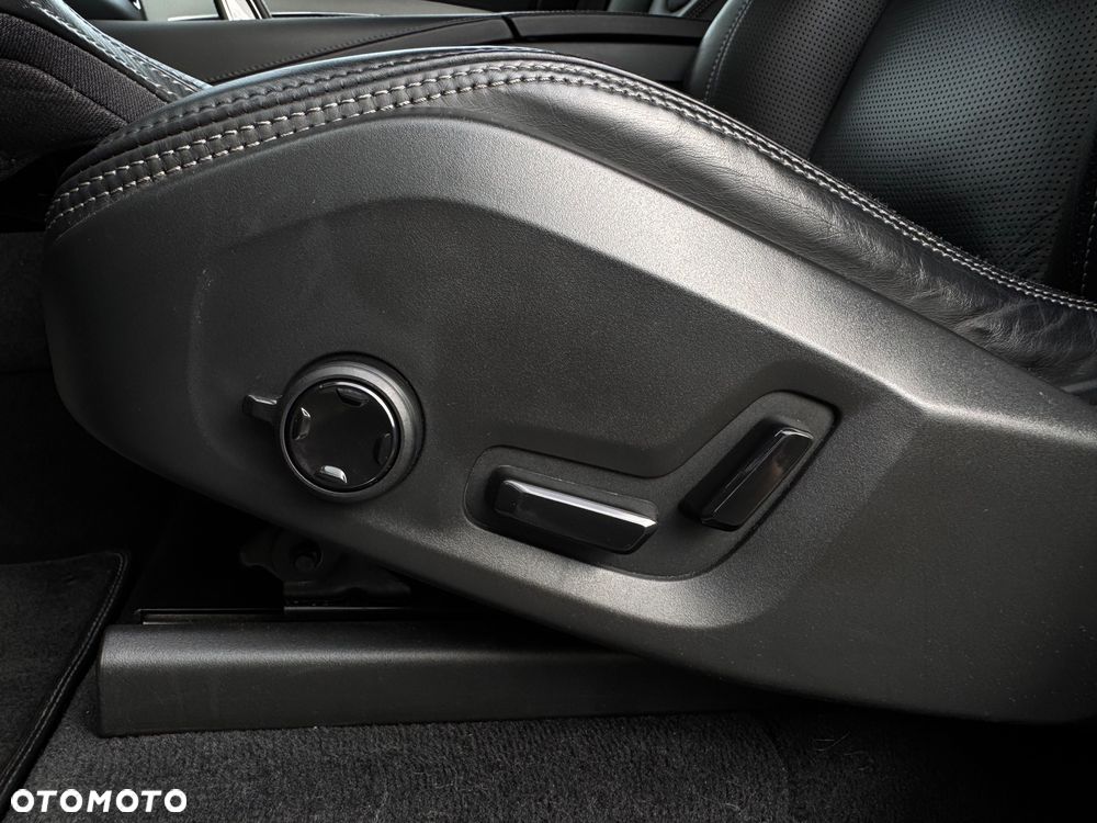 Volvo XC 90 T8 AWD Plug-In Hybrid R-Design 7os - 21