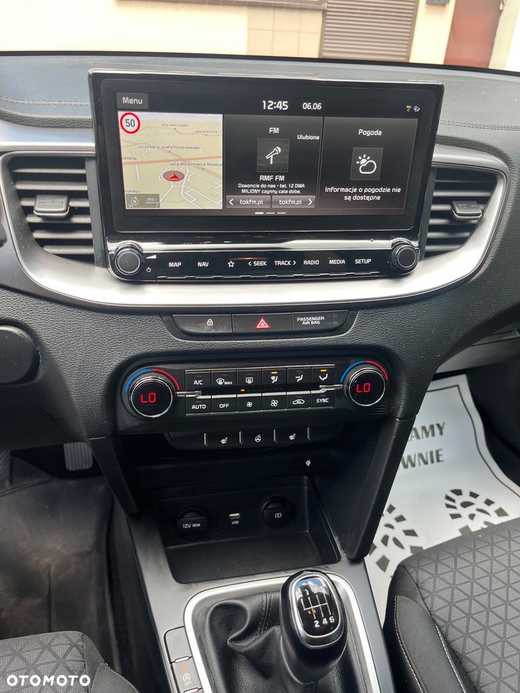 Kia Ceed 1.4 T-GDI L Business Line - 12