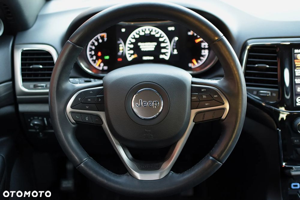 Jeep Grand Cherokee - 15