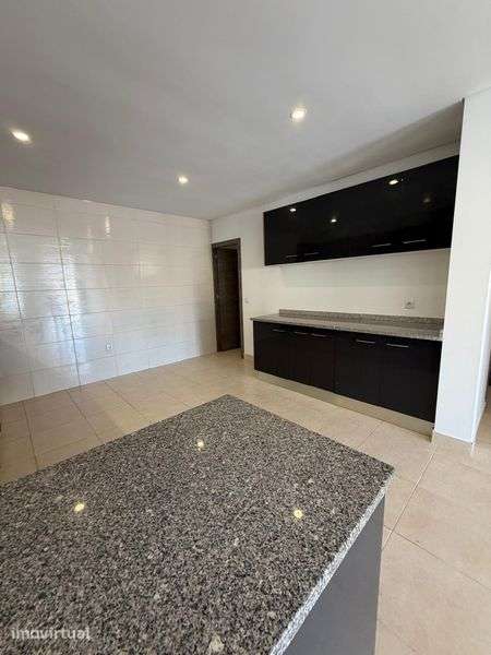 Andar moradia tipo T3 - Grande imagem: 2/12
