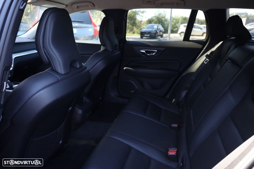 Volvo V60 Cross Country 2.0 B4 Geartronic - 12