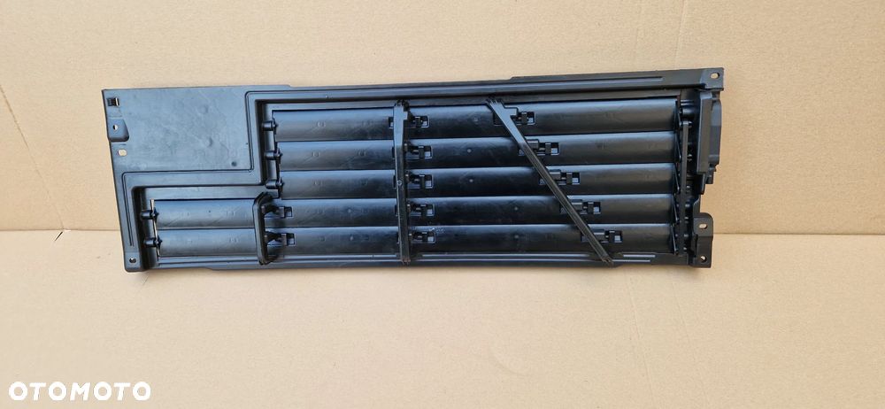 LAND ROVER DEFENDER L663 KIEROWNICA WLOT POWIETRZA ŻALUZJA L8B2-8475-AC - 8