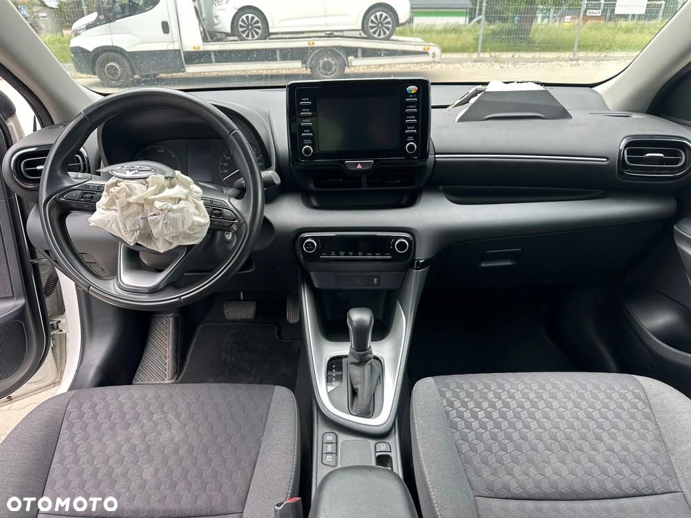 Toyota Yaris - 11