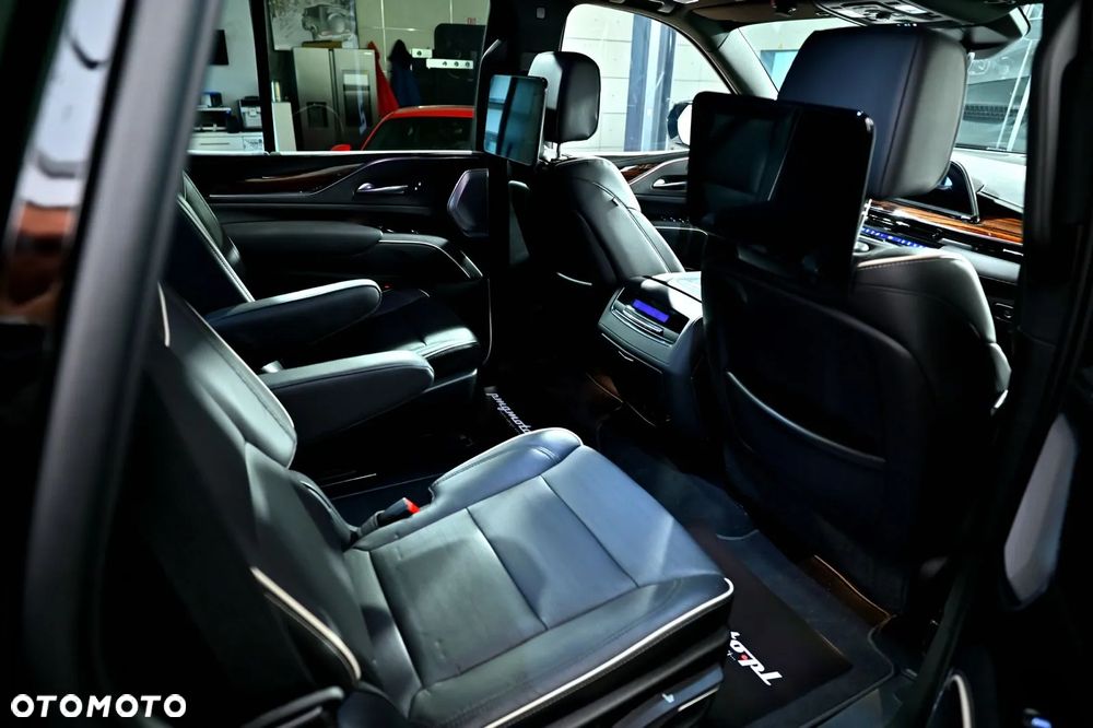 Cadillac Escalade - 25