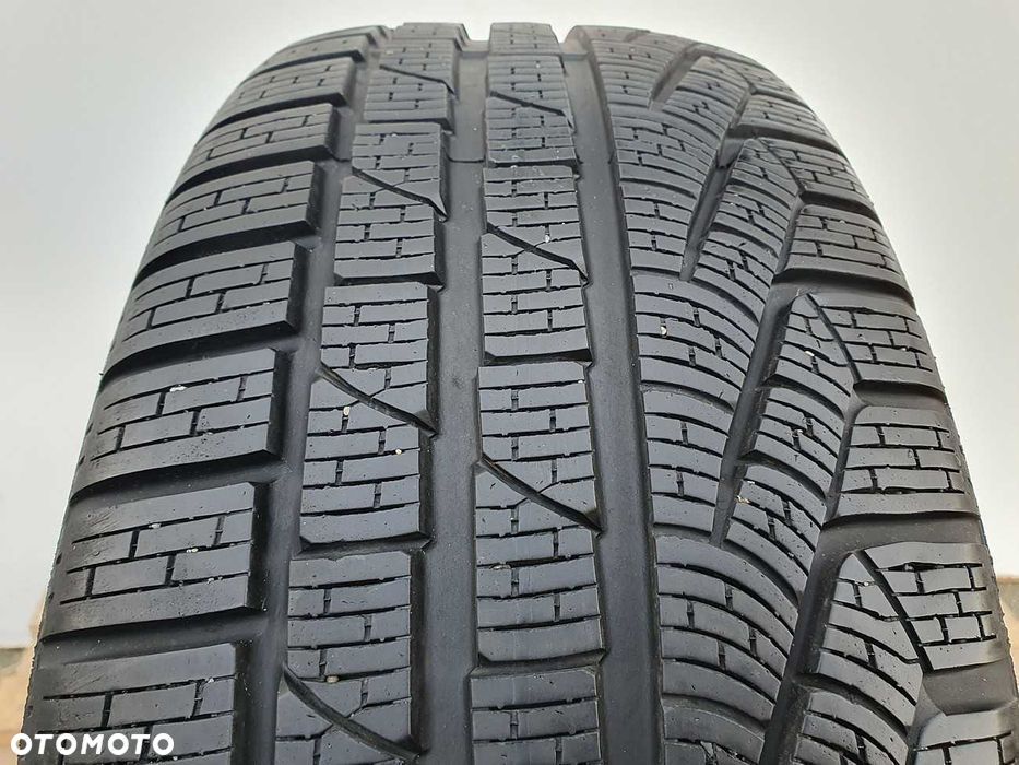 1x Opona zimowa 235/55/18 PIRELLI SottoZero2 W210 - 104H XL AO 7.5mm - 2
