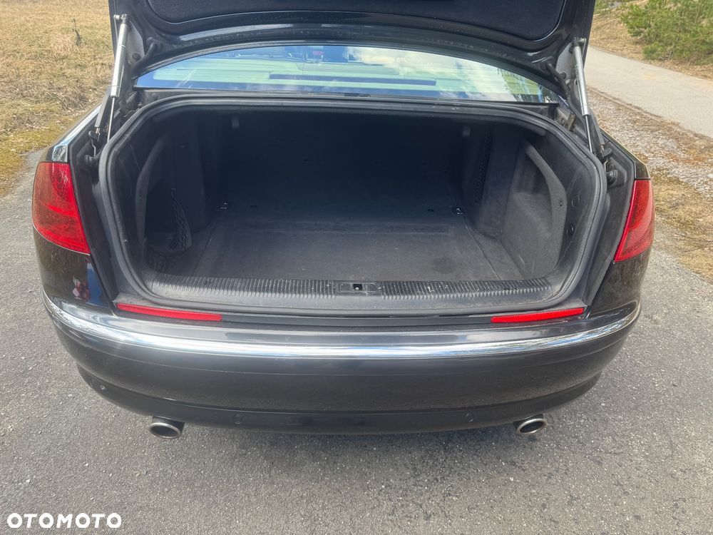 Audi A8 4.2 Quattro - 9