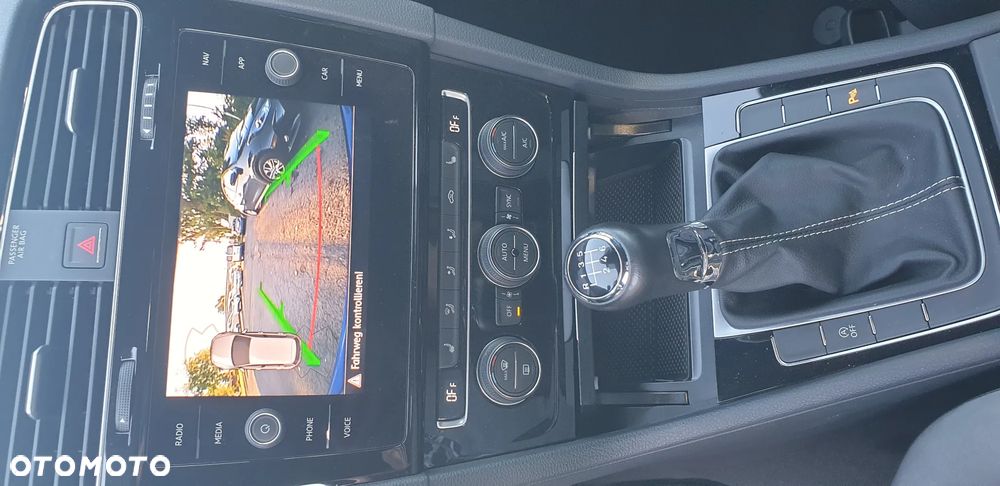 Volkswagen Golf ver-1-5-tsi-opf-r--line - 22