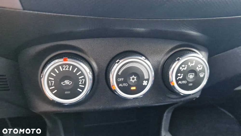 Mitsubishi Outlander 2.0 Invite 2WD - 15