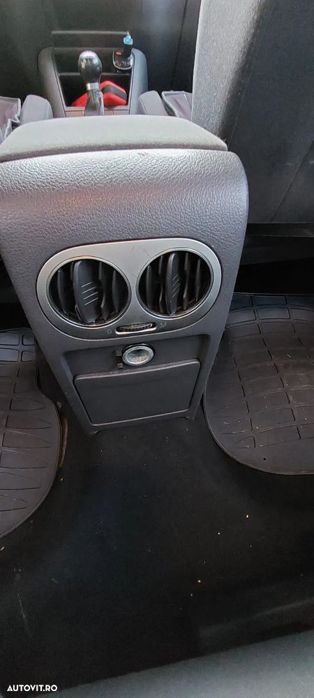 Volkswagen Golf Plus - 13