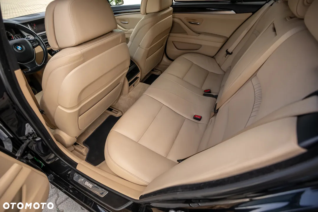 BMW Seria 5 530d xDrive Luxury Line - 18
