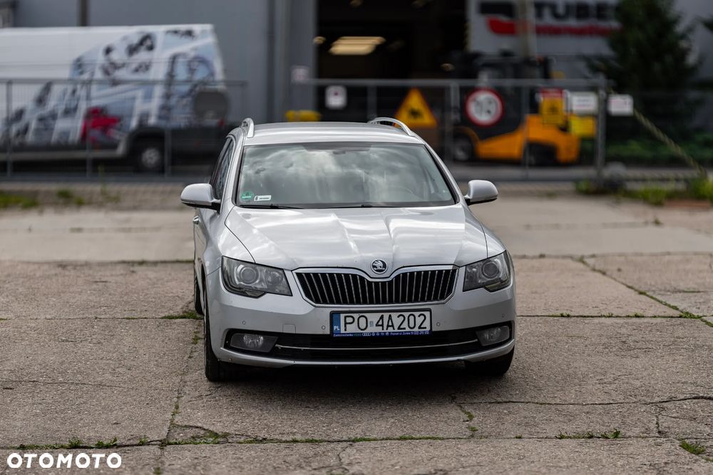Skoda Superb 2.0 TDI Elegance - 2