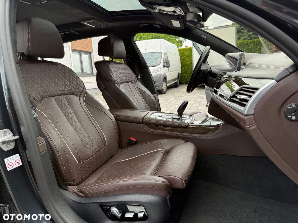 BMW Seria 7 750Ld xDrive - 25