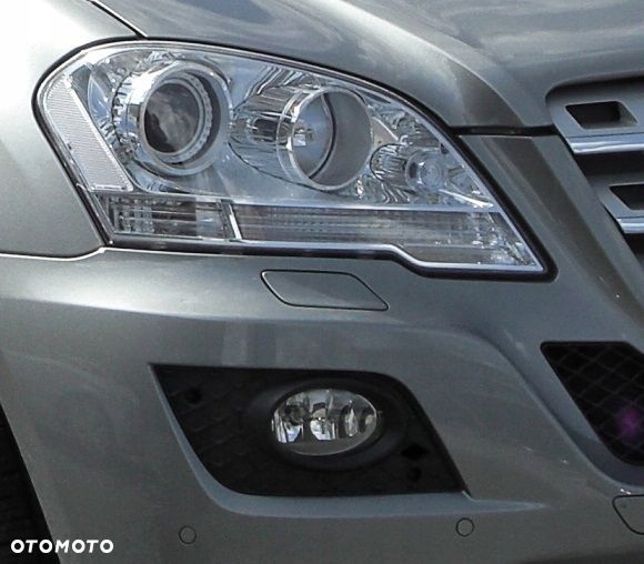 ZAŚLEPKA SPRYSKIWACZA MERCEDES ML W164 LIFT KOLORY - 2