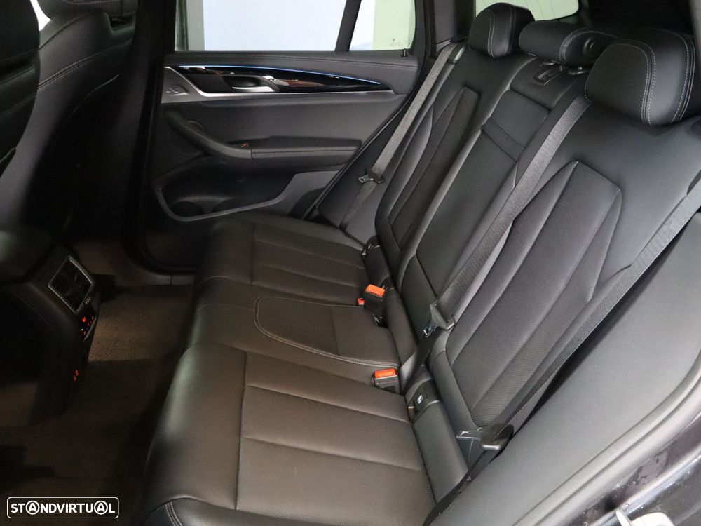 BMW iX3 M Sport Impressive - 12