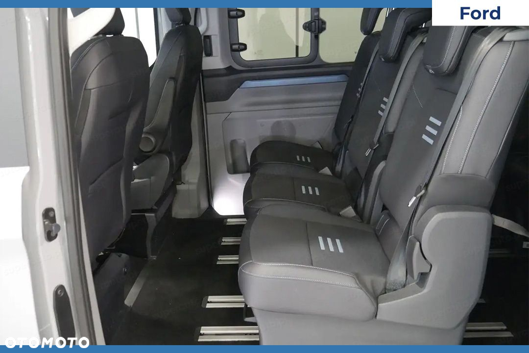 Ford Tourneo Custom - 9