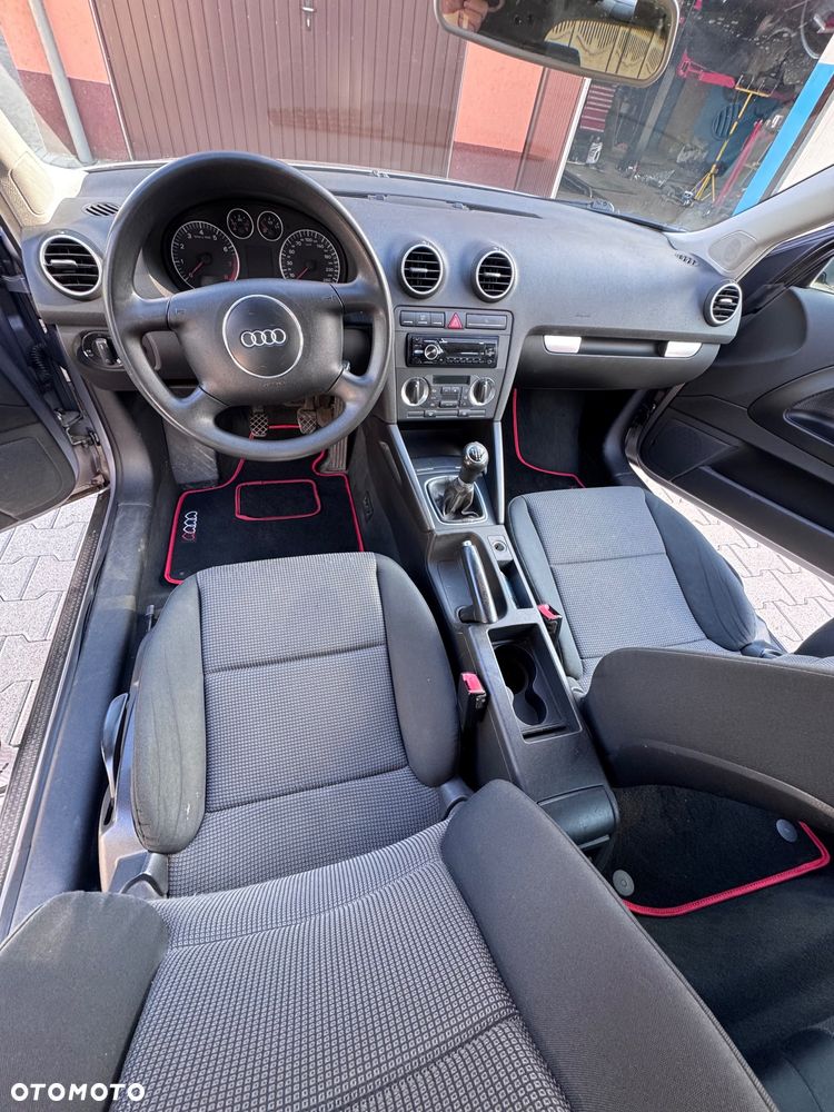 Audi A3 3-drzwiowe 1.6 Ambiente - 11