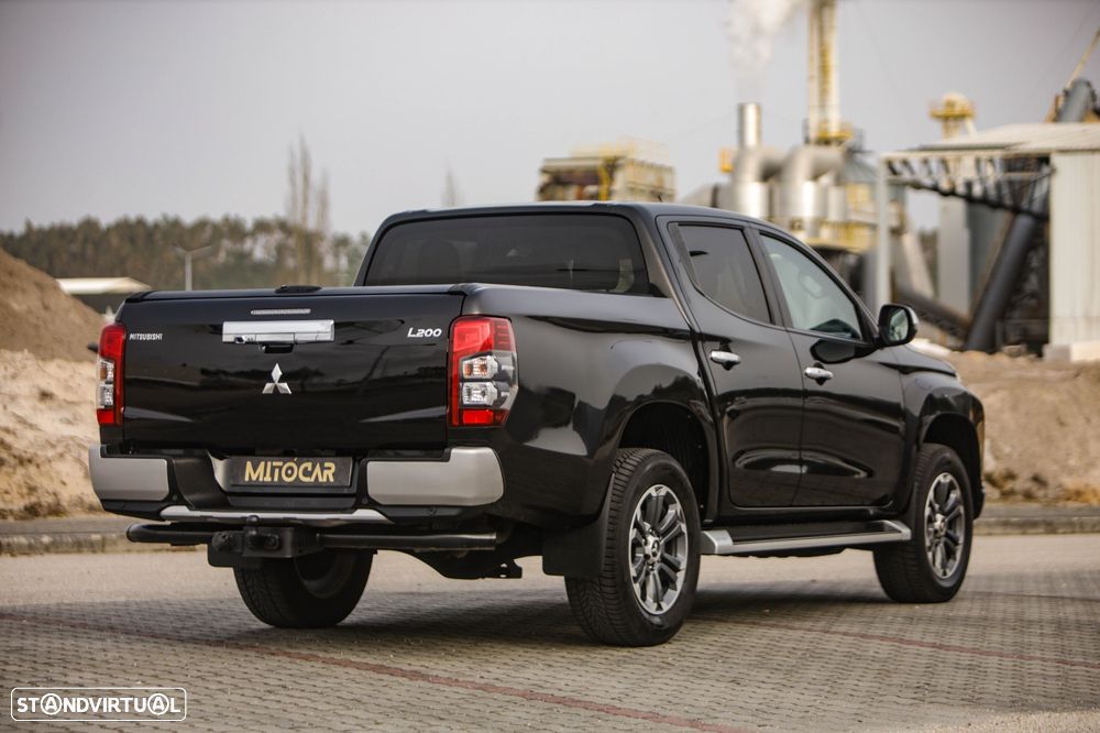 Mitsubishi L200 Pick Up 4x4 S&S Auto Cabine Dupla Select - 11